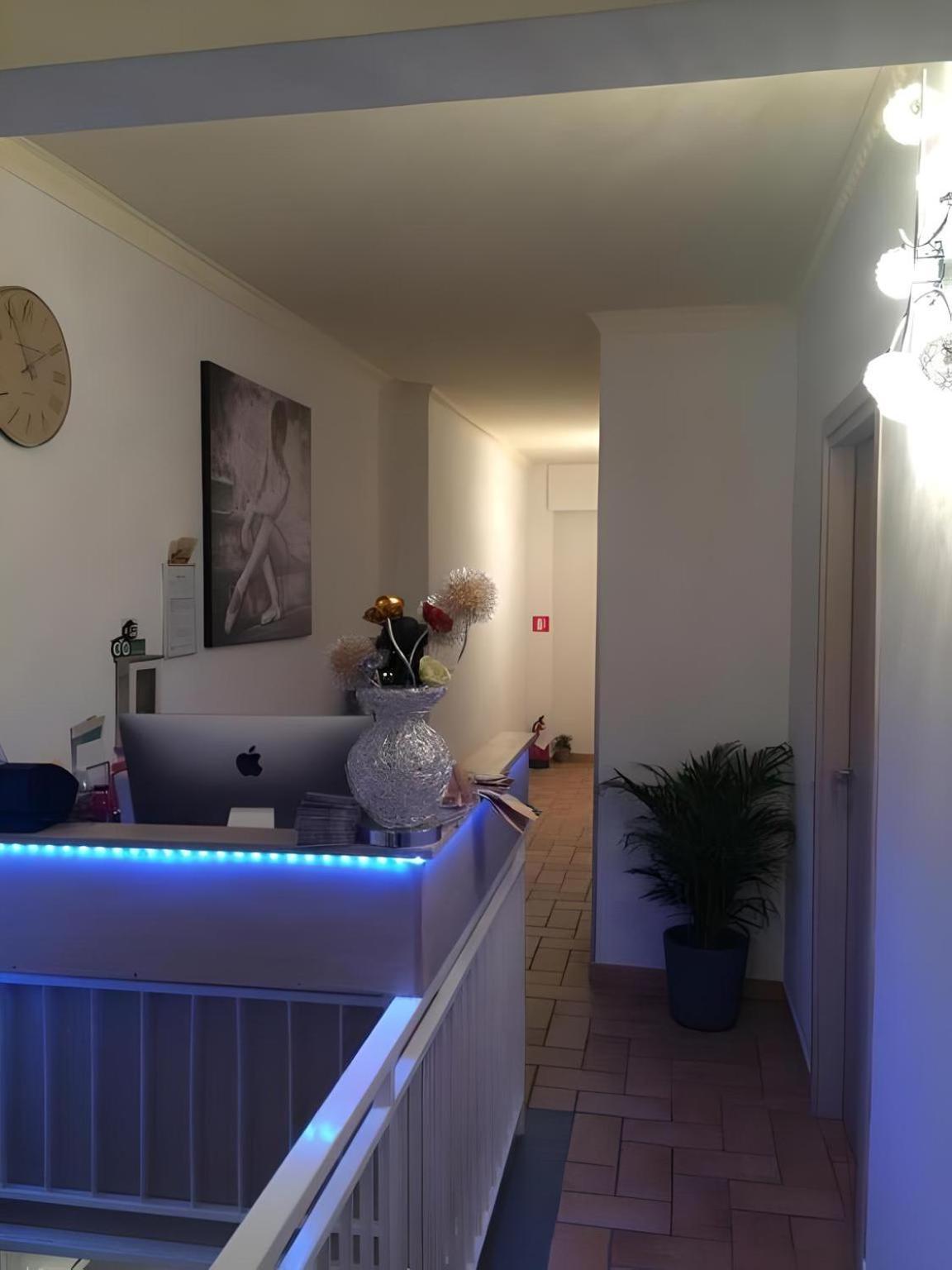 Casa Boss Oblivium Hotel Firenze Bagian luar foto