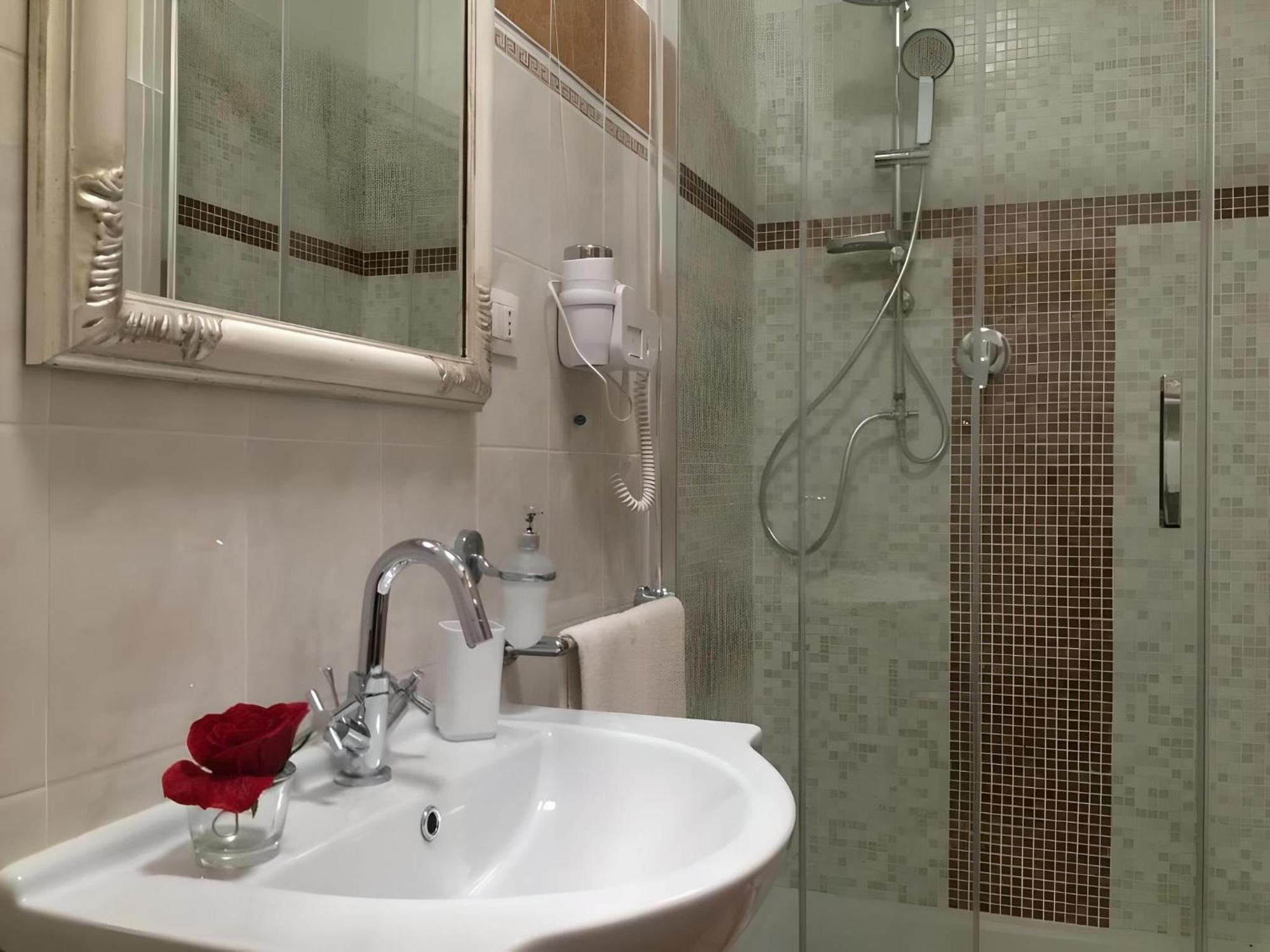 Casa Boss Oblivium Hotel Firenze Bagian luar foto